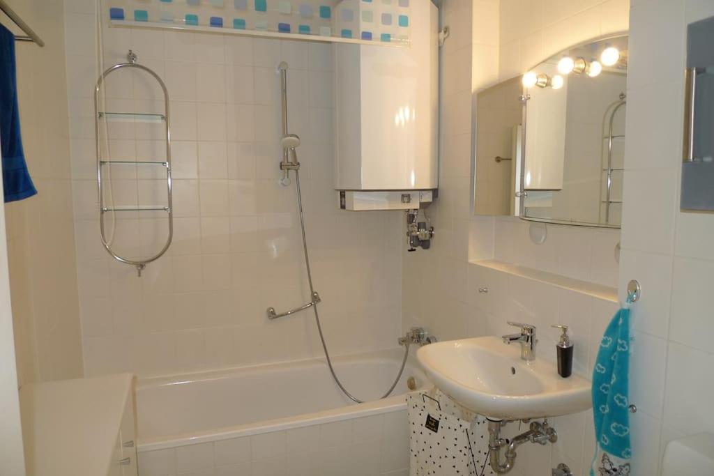 Aquamarin - Charmantes Appartement Mit Balkon Rostock Eksteriør billede